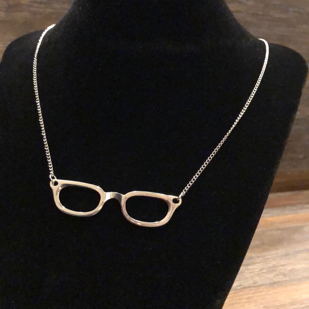 Nerd Glasses Long Chain 🤓
